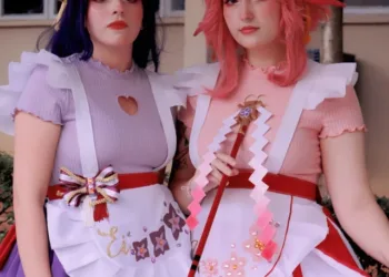 Cosplays da Yae Miko e Shogun Raiden em versões maid - Genshin Impact - capa 02