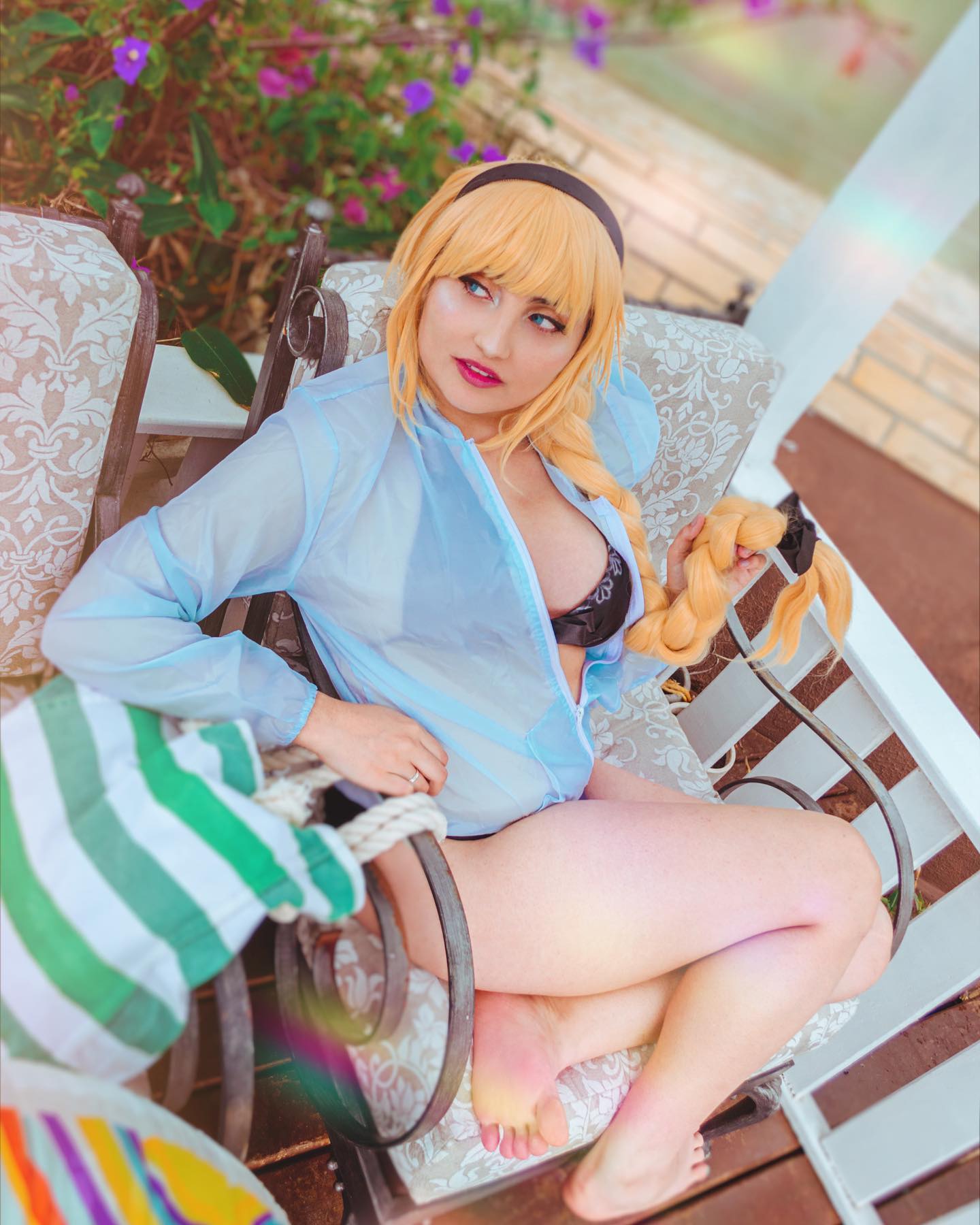 Belo cosplay da Jeanne d'Arc Pool party, de Fate - Robs 02