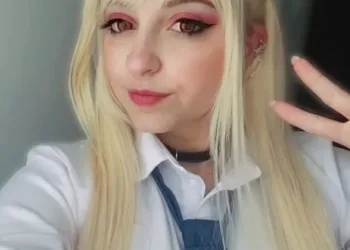 Belo cosplay da Marin Kitagawa, de My Dress Up Darling - Mille capa 01