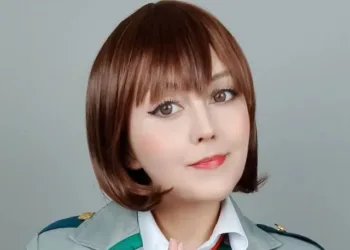 Belo cosplay da Ochaco Uraraka, de My Hero Academia, da Caleg - capa 02