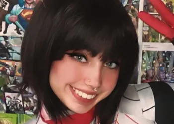 Belo cosplay da Silk Teia de Seda, do universo do Homem-Aranha (da Marvel) Belo cosplay da Silk Teia de Seda, do universo do Homem_Aranha (da Marvel) - capa 01