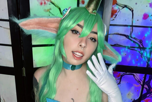 Belo cosplay da Soraka Guardiã Estelar, de League of Legends, da brasileira @obscuresama