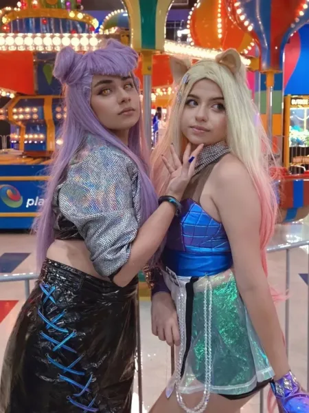 Evelynn e Ahri KDA Cosplays - League of Legends - capa 02