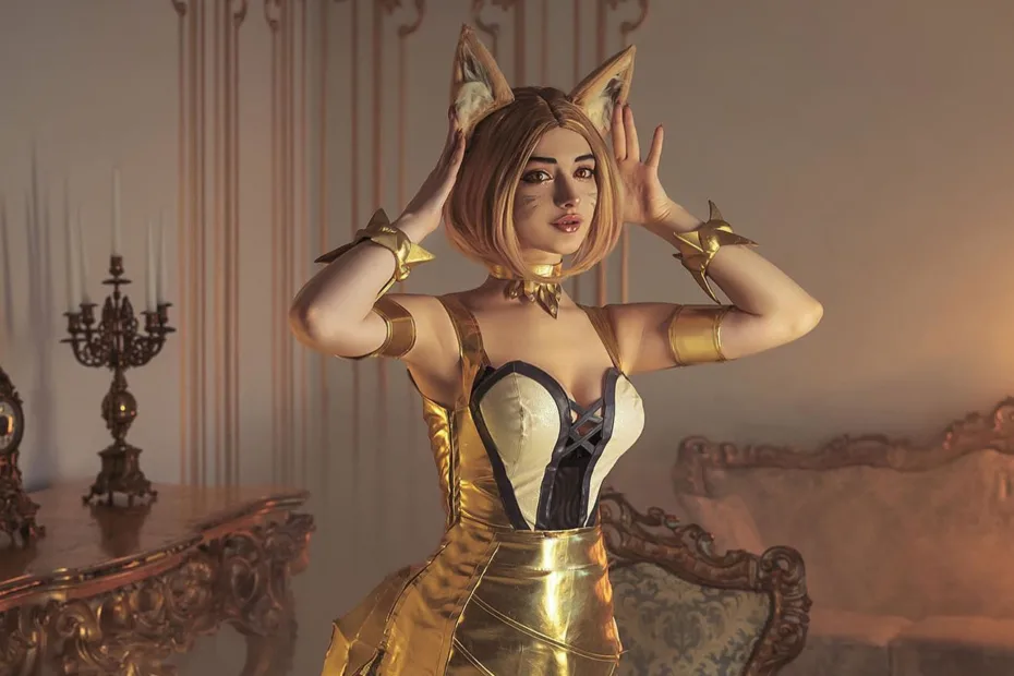 Belo cosplay da Ahri KDA Edição de Prestígio, de League of Legends - capa