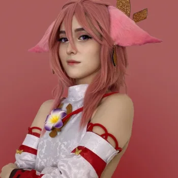 Belo cosplay da Yae Miko, de Genshin Impact, da Rhay - capa 01