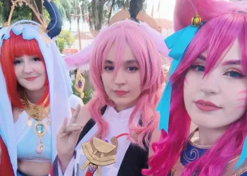 Cosplays: Nilou e Yae Miko (Genshin Impact) e Ahri do Florescer Espiritual (League of Legends) Cosplays - Nilou e Yae Miko (Genshin Impact) e Ahri do Florescer Espiritual - capa