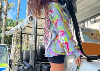 Domitila Barros - Foto nos Estúdios da Globo capa