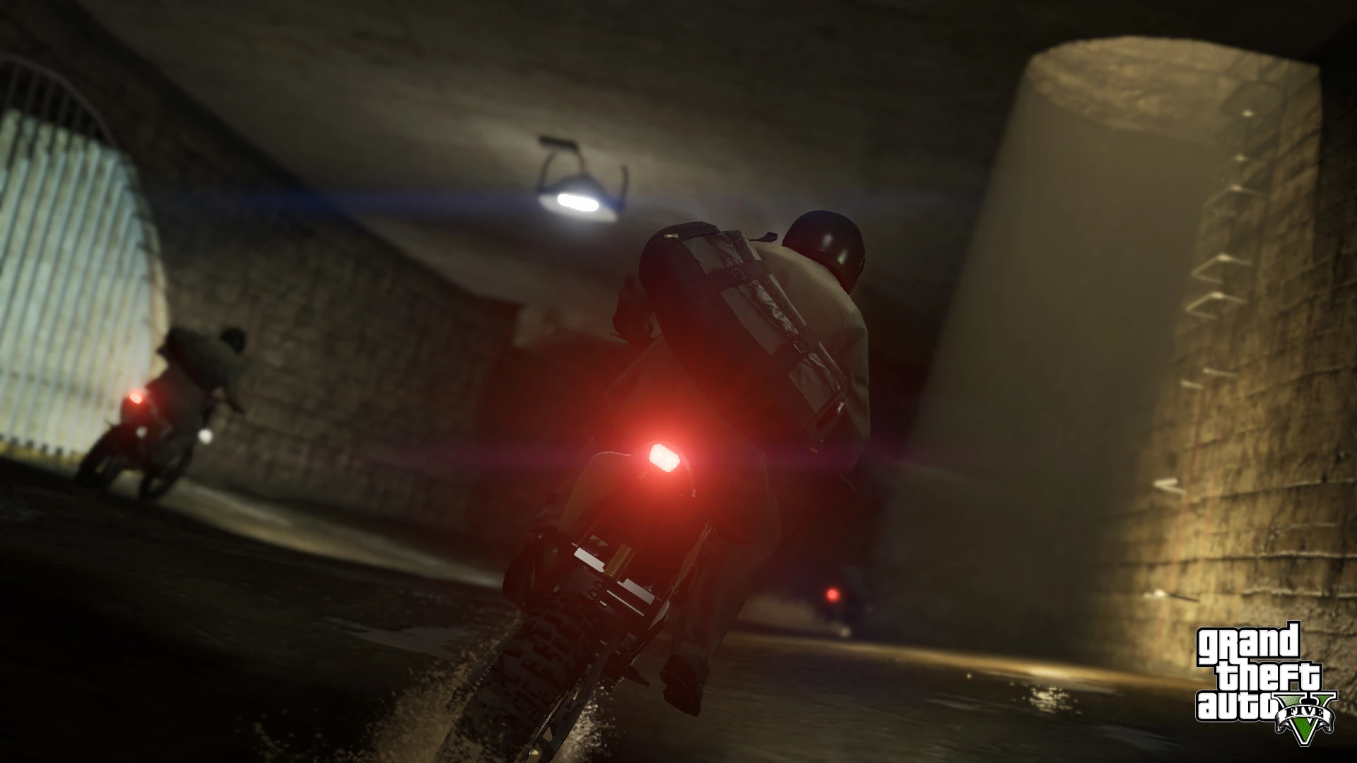 Grand Theft Auto V - PS4 Screenshot 11 - Moto