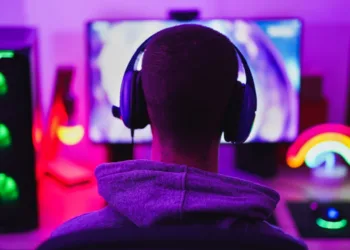 4 jogos de videogame que se tornaram ótimos filmes Jogador com headset