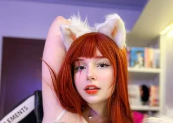 Katarina Kit Kat neste belo cosplay de League of Legends - Layla capa 02