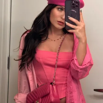 Larissa Manoela divulga fotos com looks no estilo Barbiecore - Look capa