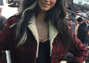 Morena Baccarin - Foto capa 02