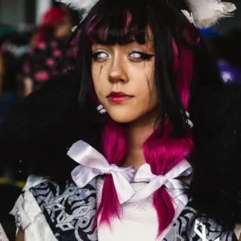 A cosplayer brasileira Wendy, de Columbina - Genshin Impact capa 01