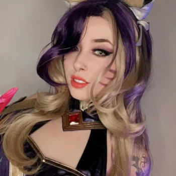 Ahri Coven neste belo cosplay de League of Legends da Thay Ahri Coven neste belo cosplay de League of Legends, da Thay - capa 02