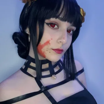 Yor Forger se torna a Princesa Espinho neste belo cosplay de Spy x Family, da Maryy Belíssimo cosplay da Yor Forger, de Spy x Family, da Maryy - capa 02