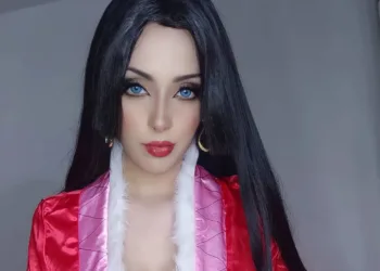 Belo cosplay da Boa Hancock, de One Piece, da Lara - capa 01