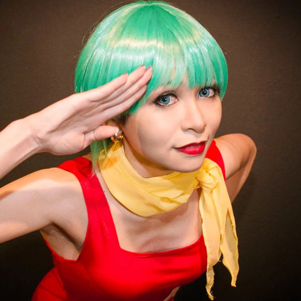 Veja o belo cosplay da Bulma, de Dragon Ball, da Mari Hatsue