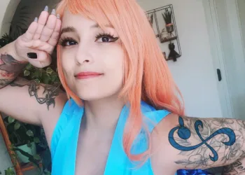Belo cosplay da Nami, de One Piece, da Bel Kitsune - capa