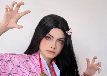 Belo cosplay da Nezuko transformada, de Kimetsu no Yaiba - Amanda Kelly capa 03