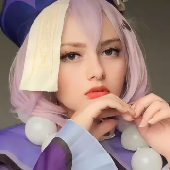 Belo cosplay da Qiqi, de Genshin Impact, da Suellen Silva - capa 02