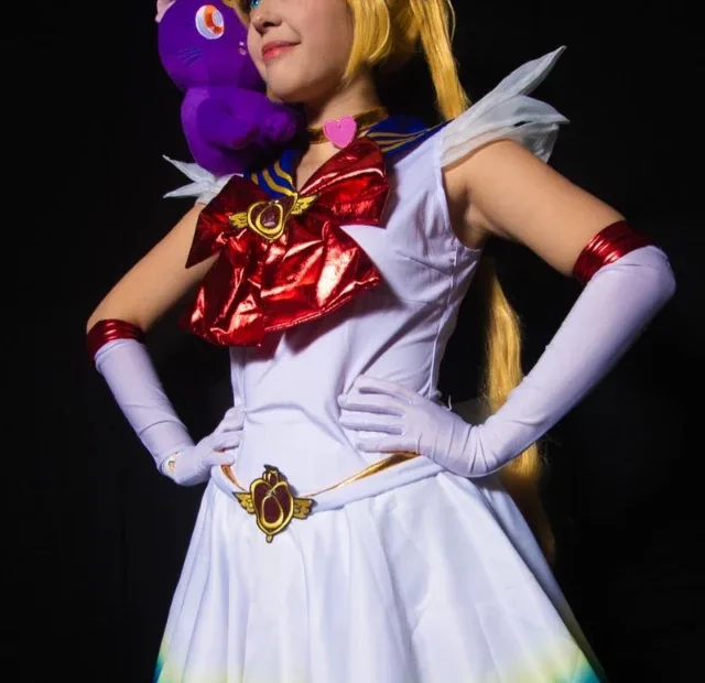 Belo cosplay da Super Sailor Moon - Choki capa 02