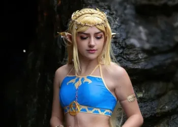 Belo cosplay da Princesa Zelda com roupas de verão, de The Legend of Zelda Belo cosplay da Zelda, de The Legend of Zelda - Versão de verão capa