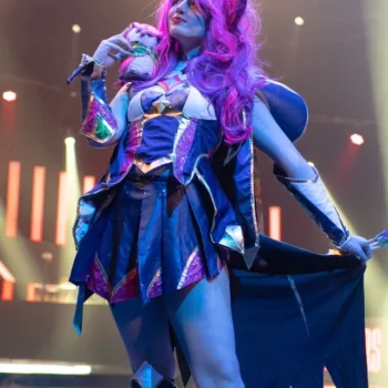 Cosplay da Xayah Star Guardian, de League of Legends - Lyya Foto capa 02