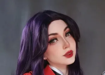 Evangelion - Belo cosplay da Misato, da Alice Dias - capa