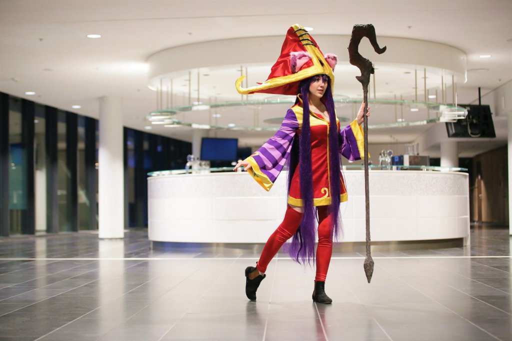 Little Mage Lulu - League of Legends Cosplay - By Polinabilka