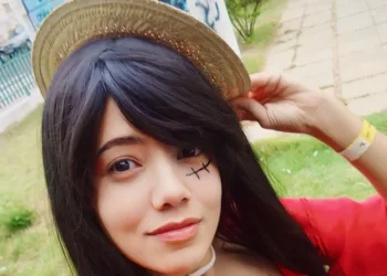Luffy Cosplay - One Piece - Versão feminina da Tachibana capa 01