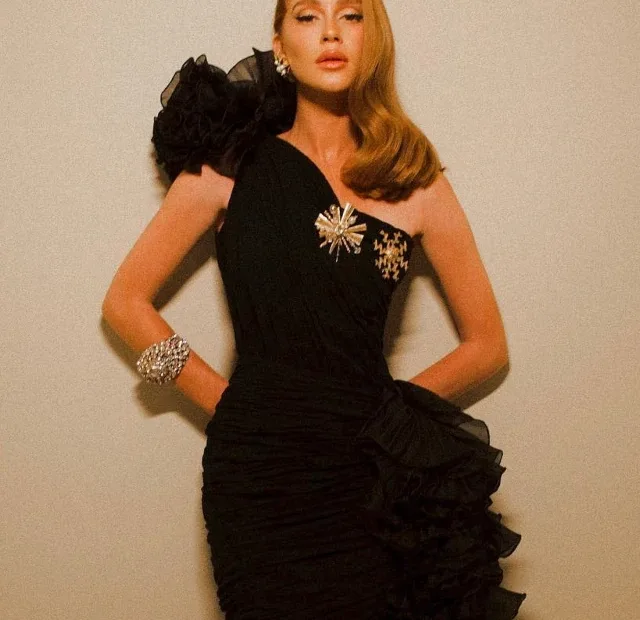 Marina Ruy Barbosa com seu lindo vestido de gala preto - Maio 2023 - capa