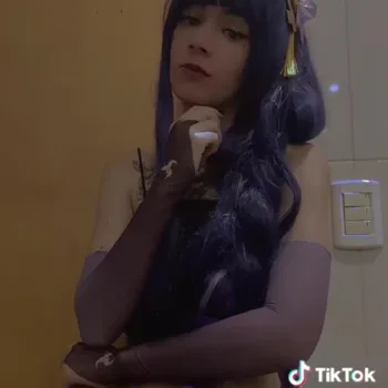 Reels Cosplay da Shogun Raiden casual - Genshin Impact - Bian Yu capa 01