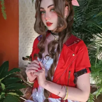 Belo cosplay da Aerith, de Final Fantasy VII, da Alice Dias Belo cosplay da Aerith, de Final Fantasy VII, da Alice Dias - capa 02