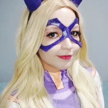 Belo cosplay da Mt. Lady, de My Hero Academia, da Savannah - capa 02