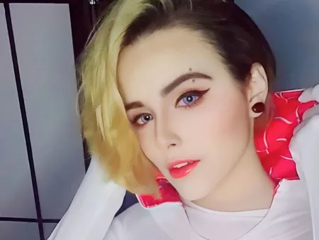 Belo cosplay da Spider-Gwen, da Eris - capa 02