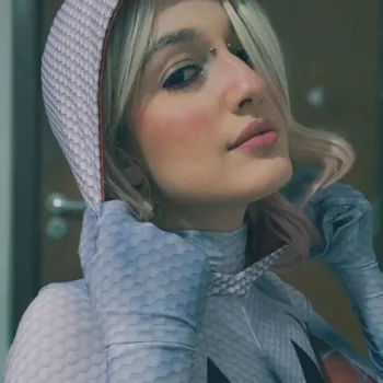 Belo cosplay da Spider-Gwen, da Marvel, da Minzy - capa 01