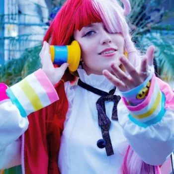Belo cosplay da Uta, de One Piece Red, da Júlia De Miranda - Foto capa 02