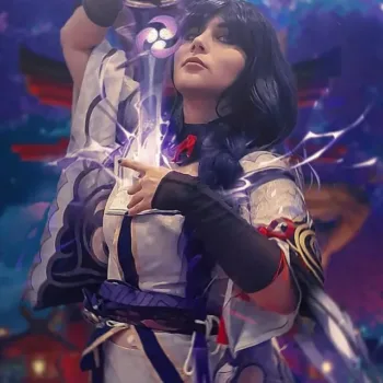 Cosplay da Shogun Raiden, de Genshin Impact - Triz capa 02
