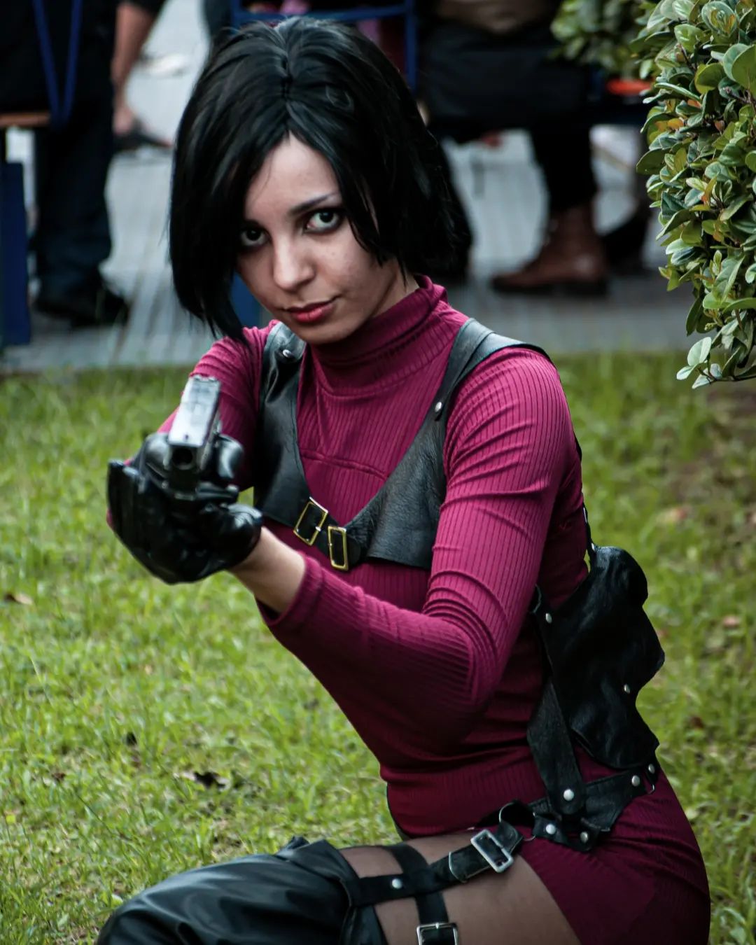 Belo cosplay da Ada Wong, de Resident Evil, da Charlie