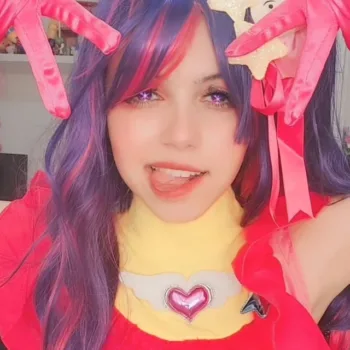 Belo cosplay da Ai Hoshino, de Oshi no Ko, da Titia Maiii - capa 02