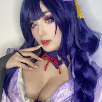 Brasileira Capitã Mizu faz belo cosplay da Shogun Raiden, de Genshin Impact Capitã Mizu como Shogun Raiden - cosplay capa 02