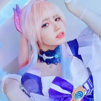 Brasileira juliia.sanches faz cosplay da Kokomi Sangonomiya, de Genshin Impact Kokomi cosplay capa - Julia