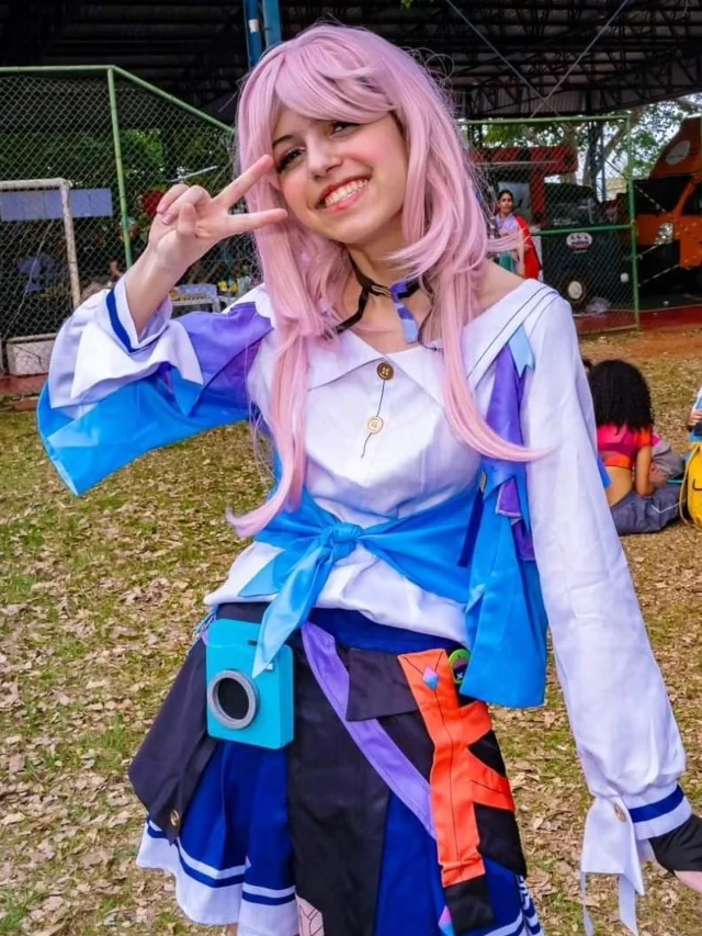 Belo cosplay da 7 de Março, de Honkai Star Rail, da Titia Maiii