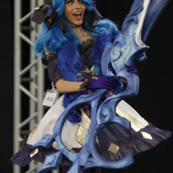Brasileira Hikari faz belo cosplay da Gwen, de League of Legends capa 02