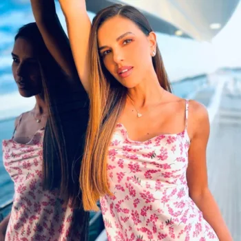 Mariana Rios com belo vestido em viagem na Italia - capa 01