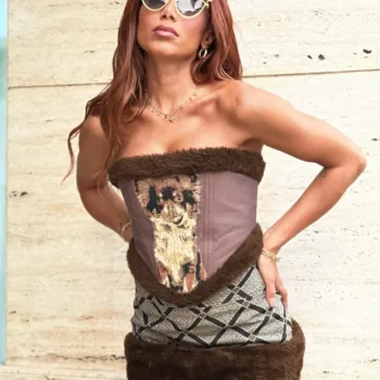 Mais looks recentes de Anitta com minissaias O belo look recente de Anitta com minissaia capa