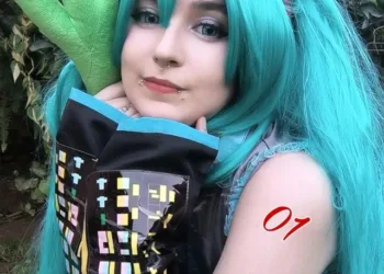 Belo cosplay da Hatsune Miku, de Vocaloid, da Yui - capa 02