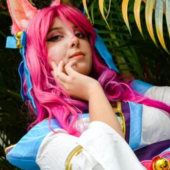 Veja o belo cosplay da Ahri Spirit Blossom, de League of Legends, da Julia Ahri Florescer Espiritual neste lindo cosplay de League of Legends, da Julia capa 02