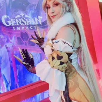 BGS 2023 - Belos cosplay da Ningguang e Yunjin, de Genshin Impact BGS 2023 - Belo cosplay da Ningguang, de Genshin Impact, da Kitsune Raposa - capa 02