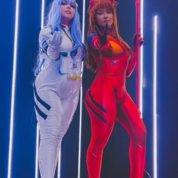 BGS 2023 - Belos cosplays da Asuka e Rei, de Evangelion - capa 01